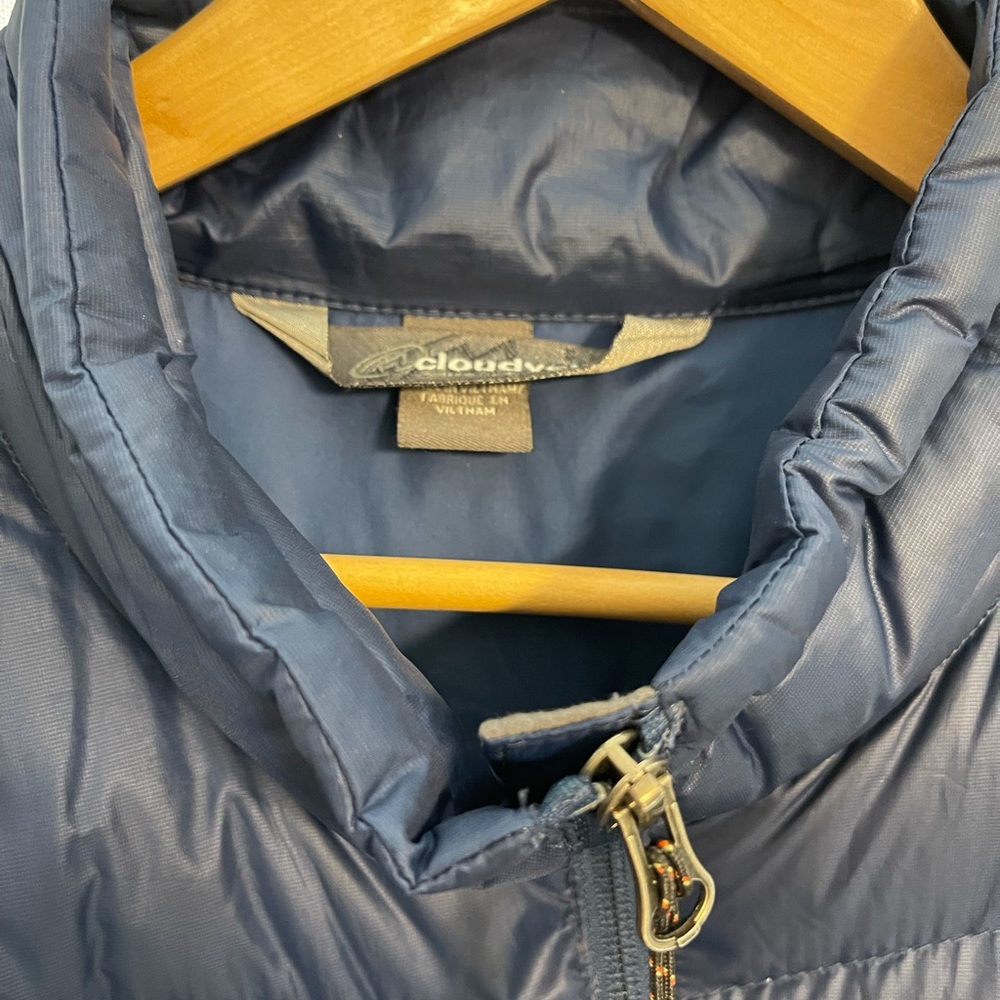 Puffy cloud veil jacket in blue.  Great condition.